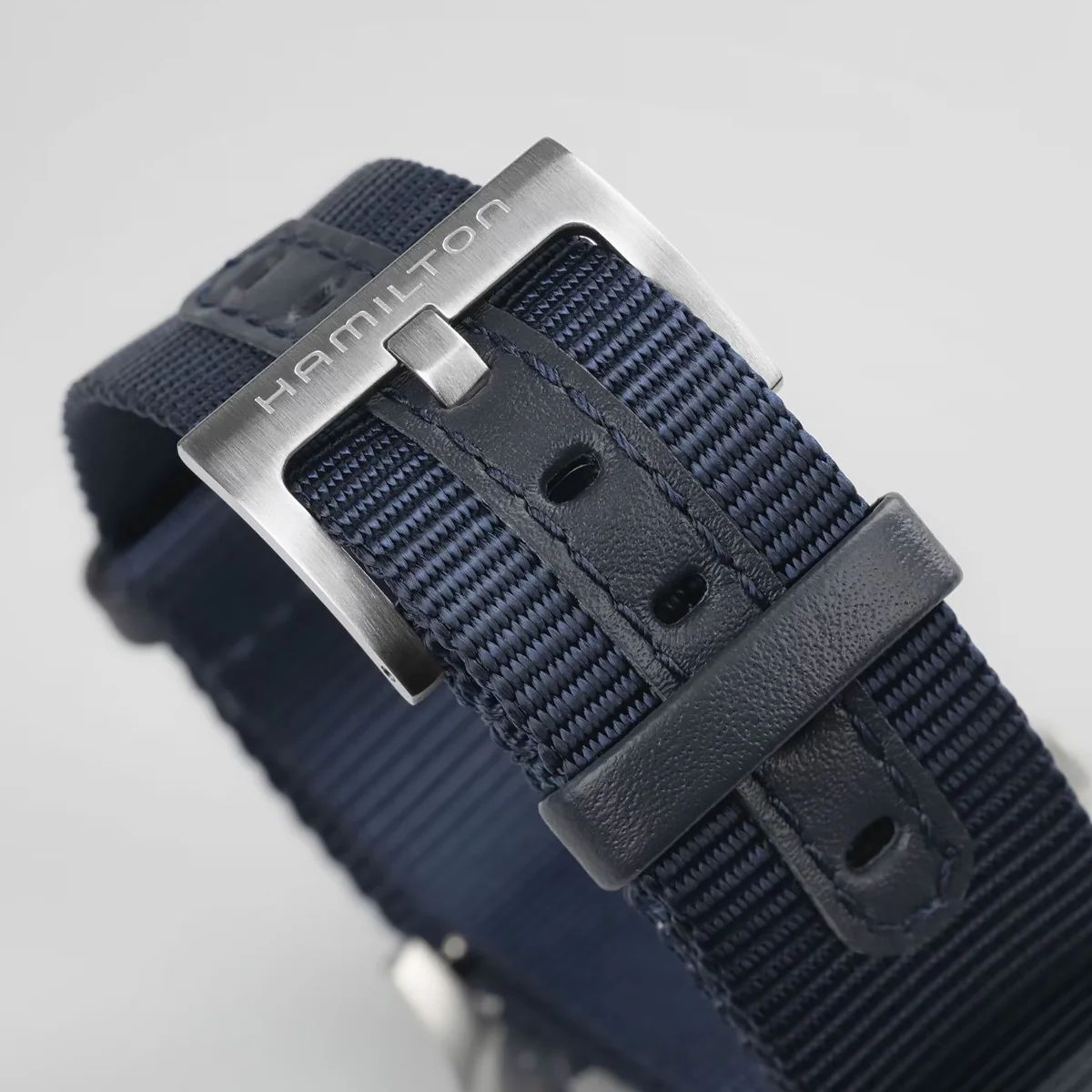 Hamilton - Khaki Field 38 mm Mechanical Blue Dial Stainless - H69439940 - Image 3
