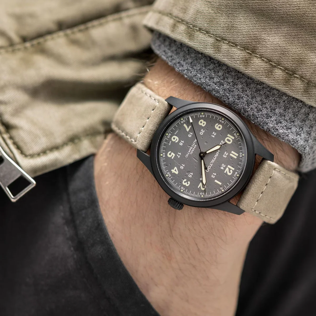 Hamilton - Khaki Field 38 mm Automatic Titanium Grey Dial PVD - H70215880 - Image 3